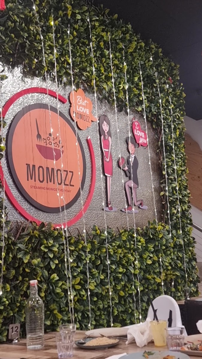 Banner Momozz Harris Park 02